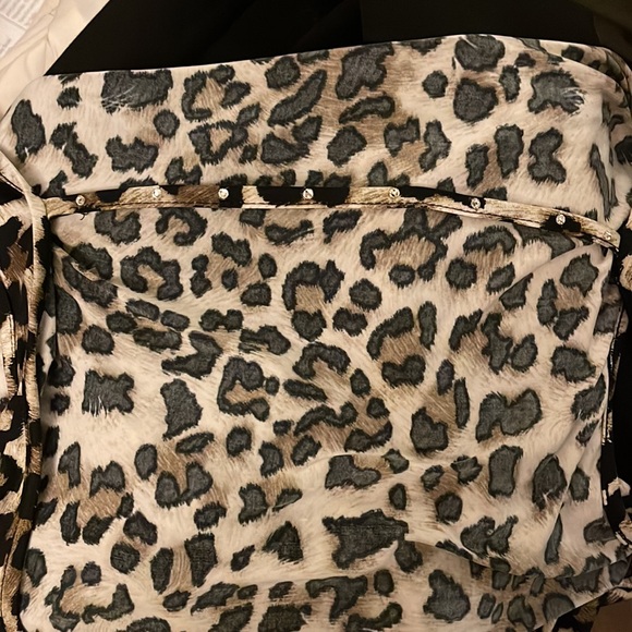 Leopard print formfitting dress open back size small - Picture 5 of 8